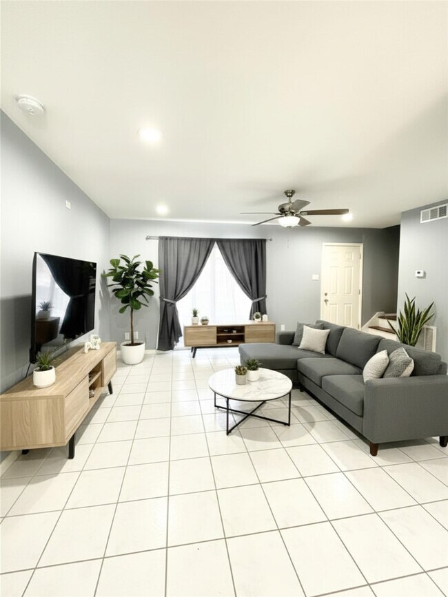 Foto del edificio - 8332 La Roche Ln