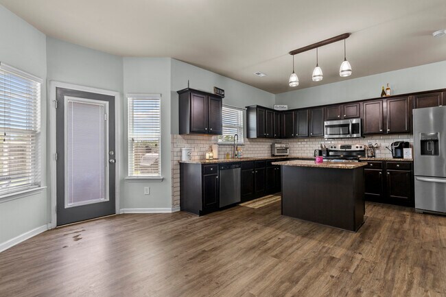 Building Photo - Raeford home