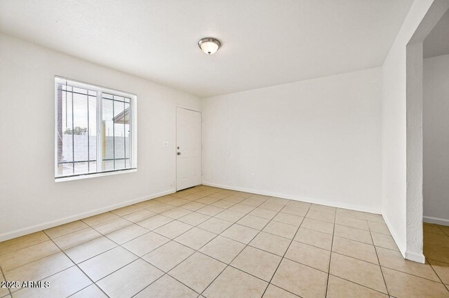 Building Photo - 1908 E Broadway Rd