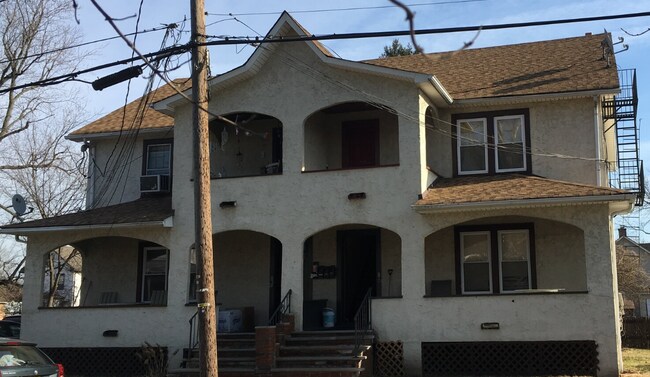 2 Bedroom Apartment in N Plainfield - 21 New Walnut St Townhome