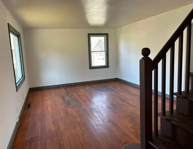 Foto del edificio - 32 Dewitt Dr