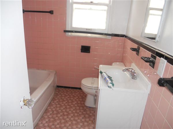 Building Photo - 3432 Buckingham Ave