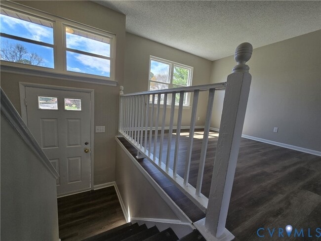 Foto del edificio - 10200 Stroud Ln