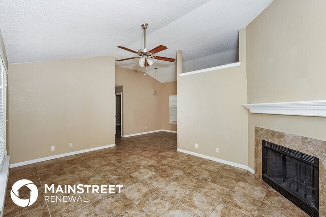 Foto del edificio - 7937 Camelot Rd
