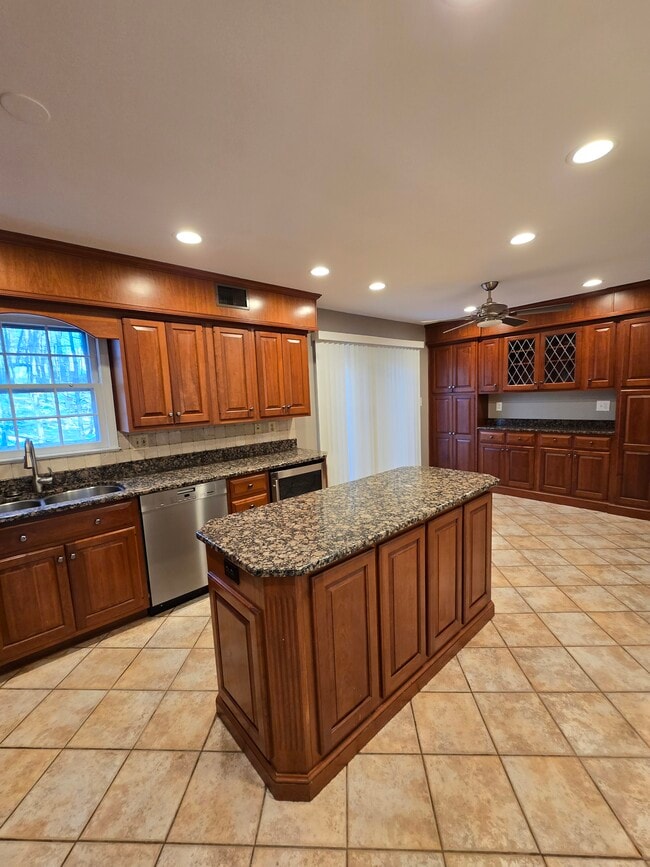 Building Photo - 5515 Cheshire Meadows Way