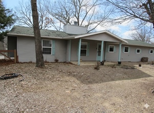 Building Photo - 6739 Pk Shrs Est