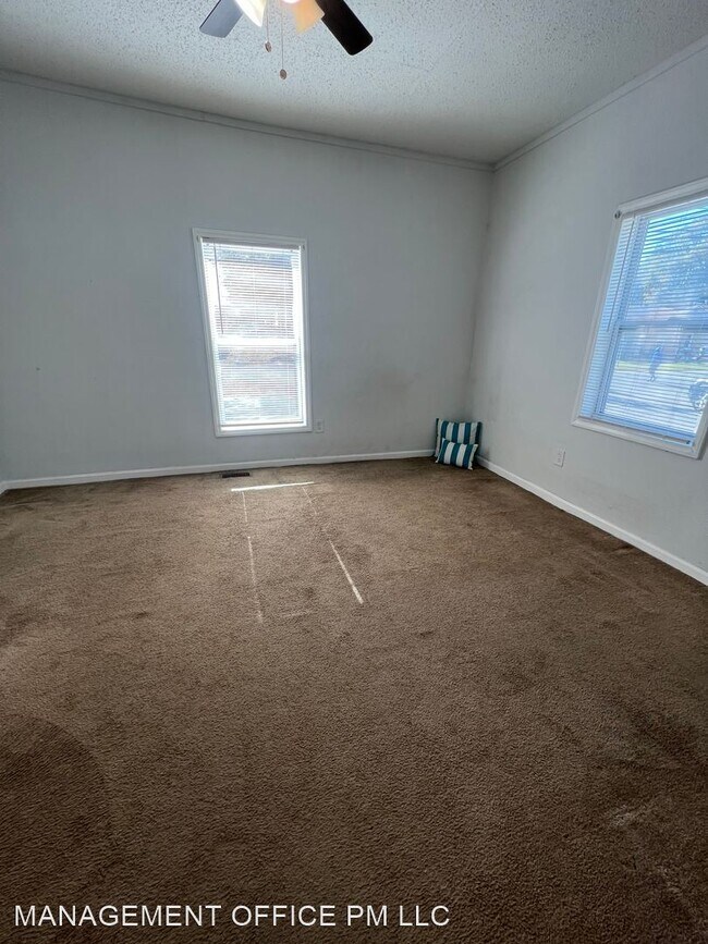 Building Photo - 3 br, 2 bath House - 302 N Pryor St