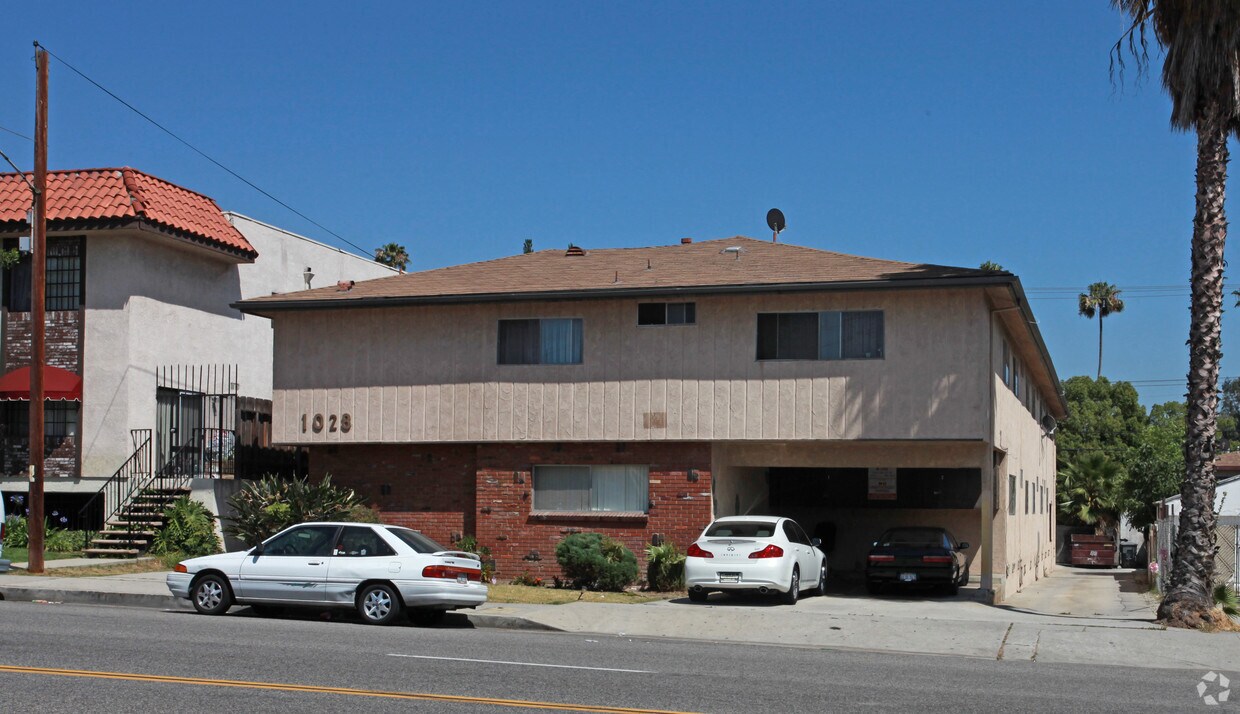 Primary Photo - 1028 Western Ave