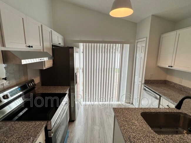Foto del edificio - 1241 Brookebridge Dr