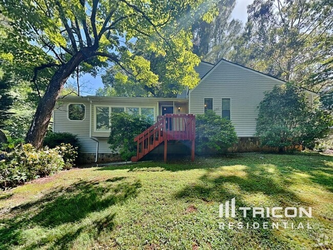 Building Photo - 136 Bramble Oak Dr