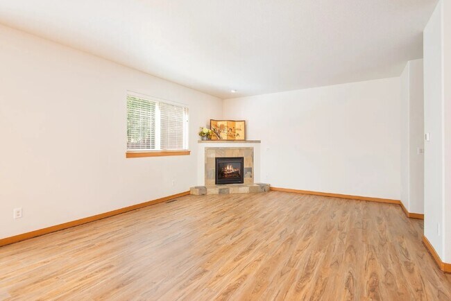 Foto del edificio - 3/2.5 home in SE Bend close to shopping an...