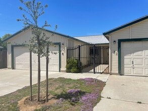 Building Photo - 1705 Darby Ln