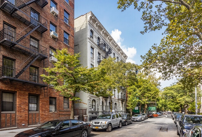 Building Photo - 218 W 22nd St