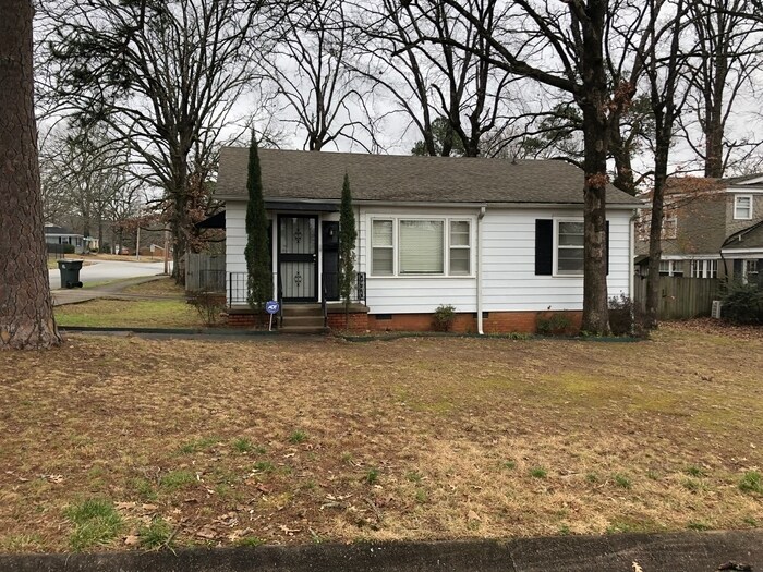 Foto principal - 823 N Pierce St