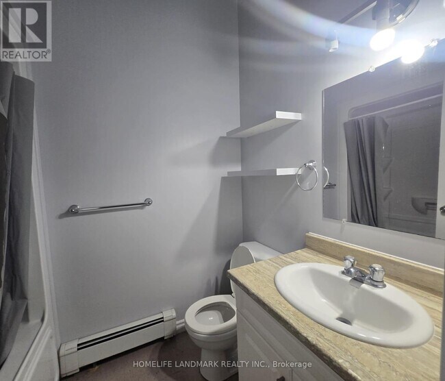 Photo du bâtiment - 300 Main St