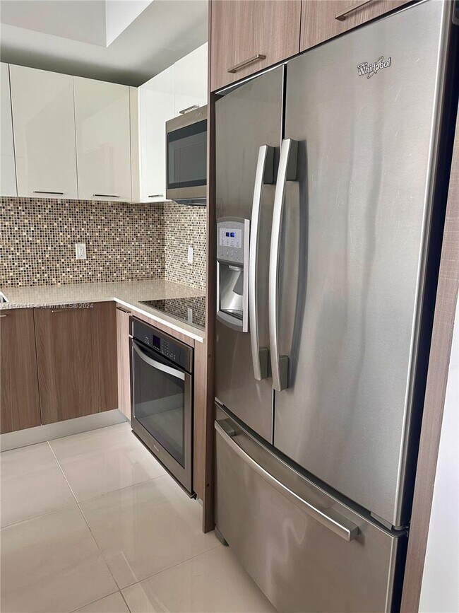 Foto del edificio - 5252 NW 85th Ave