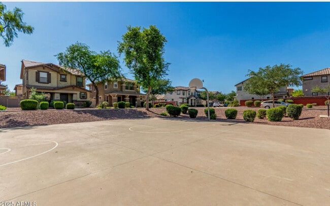 Foto del edificio - 942 S Deerfield Ln