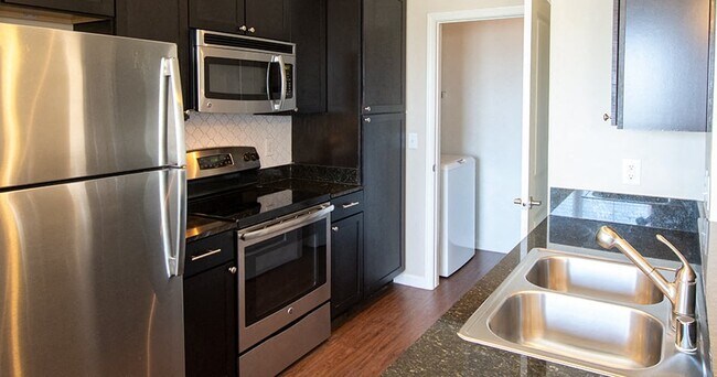 Foto del edificio - Gardens of Denton Apartments