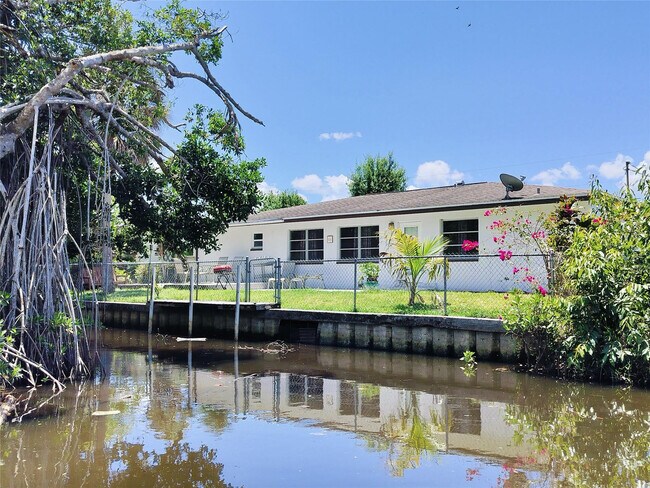 Foto del edificio - 77 Cardinal Dr