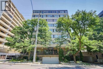 Building Photo - 101 Queen St S