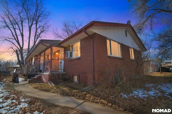 Building Photo - 1182 W Ida Ave