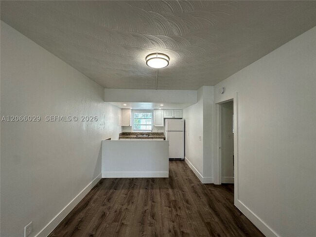 Foto del edificio - 840 NE 17th Way