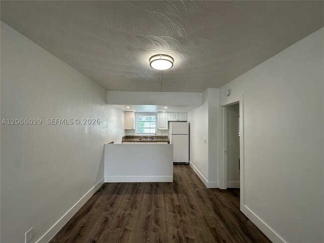 Building Photo - 840 NE 17th Way