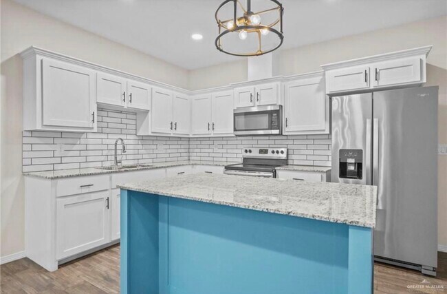 Foto del edificio - 908 W La Pointe Ave