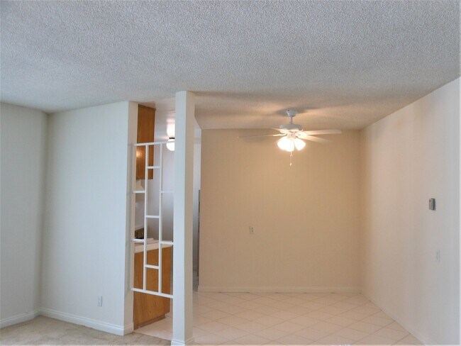 Dining area and kitchen view - 950 Venice Blvd