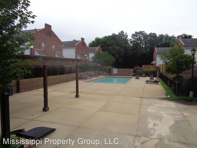 Building Photo - 2 br, 2.5 bath House - 2021 Dundee Street