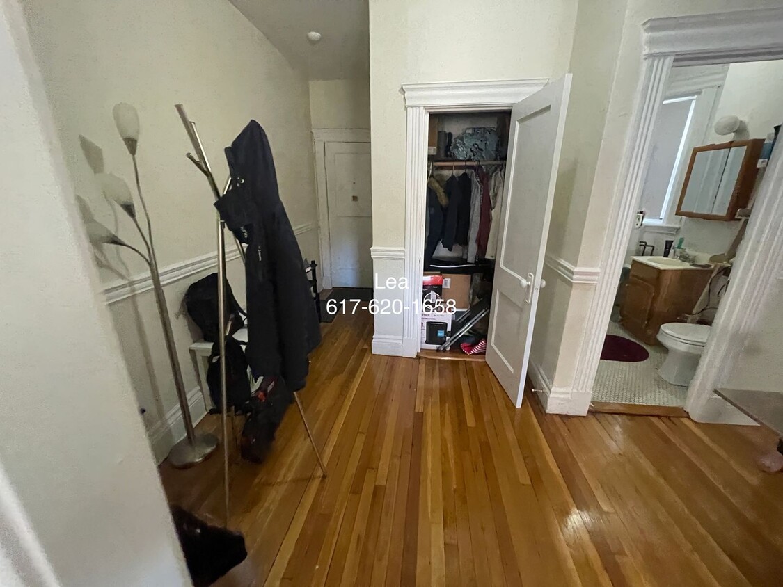 Foto principal - NO FEE***SEPT Incredible 1bed in Allston! ...