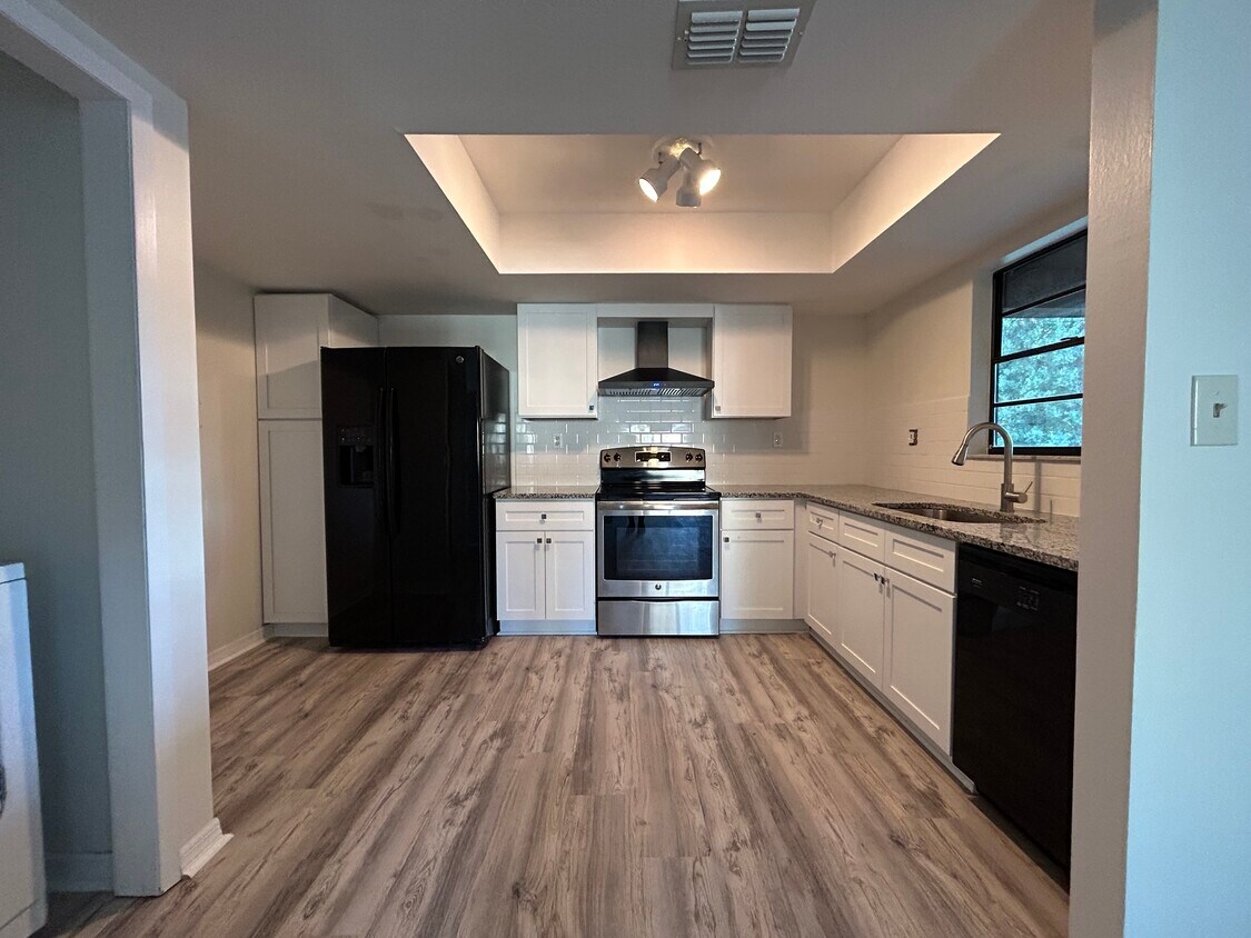 Foto principal - 3124 W Sligh Ave