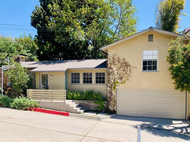 Building Photo - 2320 Cheremoya Ave