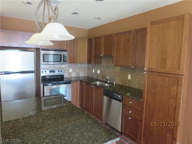 Foto del edificio - 2455 W Serene Ave