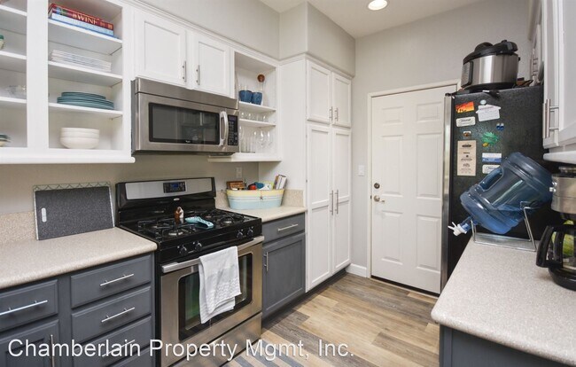 Building Photo - 3 br, 2.5 bath House - 1241 Highbluff Ave