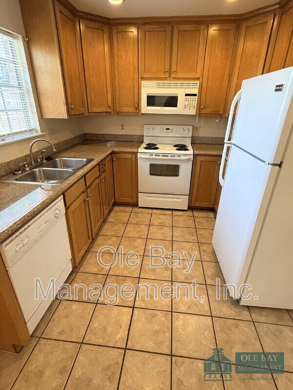 Building Photo - 120-D Du Rhu Dr