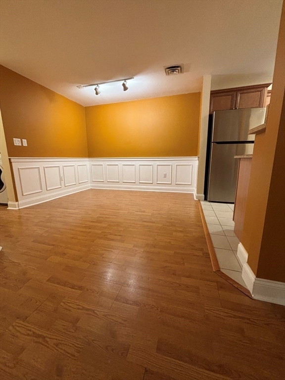 Building Photo - 100 Brookside Dr