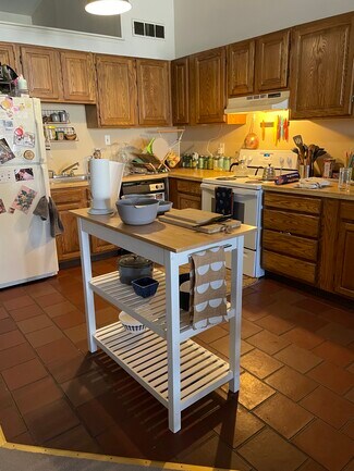 Building Photo - 104 Chestnut St