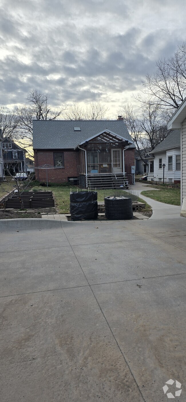 Building Photo - 218 S 29th St