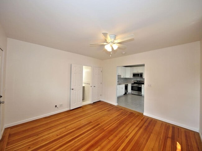 Building Photo - 223 S Ridge St