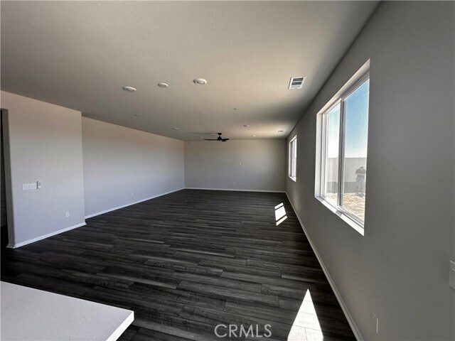 Foto del edificio - 35349 Hutchison Pl