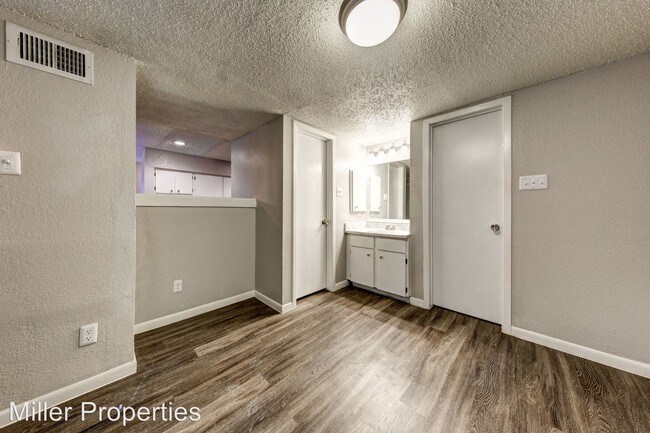 Foto del edificio - 2406 Bluebonnet Ln