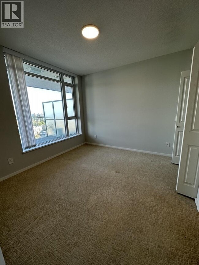Photo du bâtiment - 6700-6700 Dunblane Ave