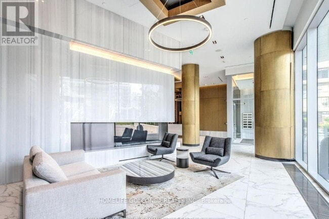 Photo du bâtiment - 15 Queens Quay E