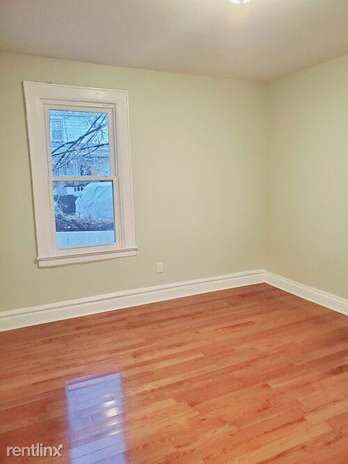 Building Photo - 3 br, 1 bath  - 1045 18th Ave Apt 1