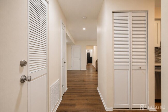 Building Photo - 201 Edison Glen Terrace