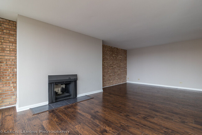 Foto del edificio - 6010 Oakwood Dr