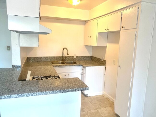 Foto del edificio - 14109 Hatteras St