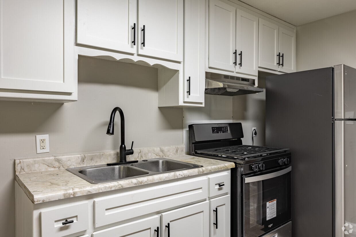 Primary Photo - North Pointe Apartments