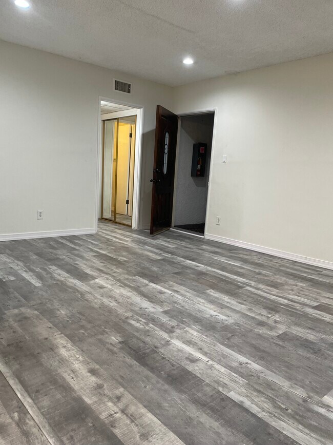 Sala de estar - 17951 Roscoe Blvd